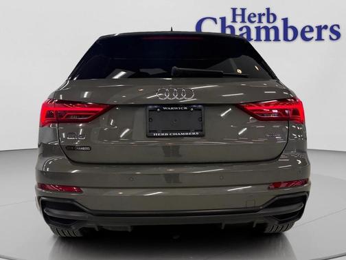 2022 Audi Q3 45 S line Premium