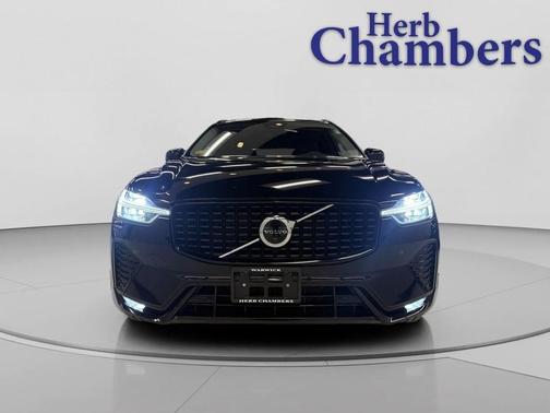 2023 Volvo XC60 B5 Plus Dark Theme