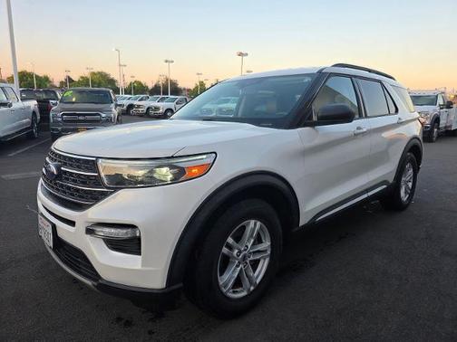STAR WHITE MET TRI-COAT 2021 Ford Explorer XLT