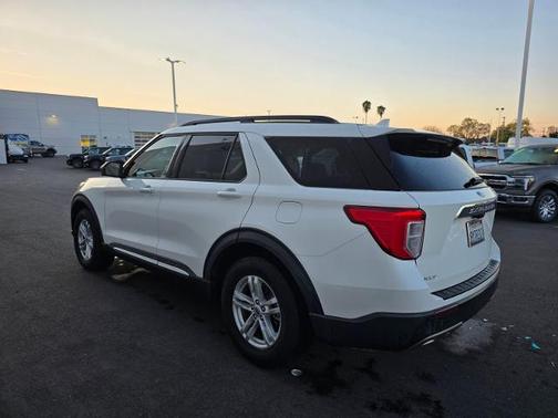STAR WHITE MET TRI-COAT 2021 Ford Explorer XLT