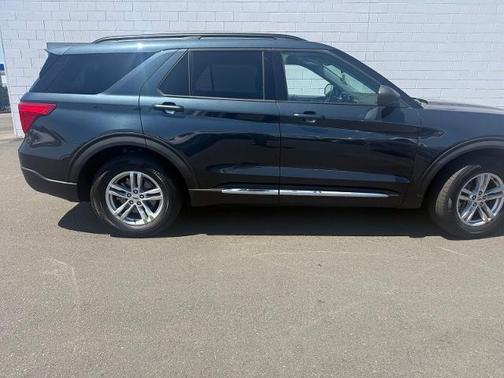 STONE BLUE METALLIC 2022 Ford Explorer XLT
