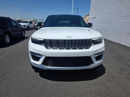 Bright White Clearcoat 2022 Jeep Grand Cherokee SUMMIT