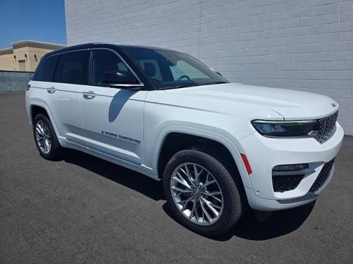 Bright White Clearcoat 2022 Jeep Grand Cherokee SUMMIT