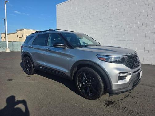 ICONIC SILVER METALLIC 2023 Ford Explorer ST-LINE