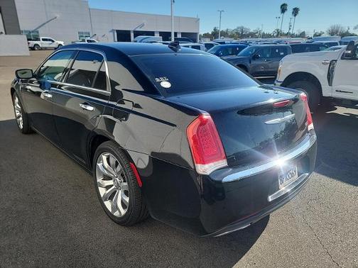 2019 Chrysler 300 LIMITED