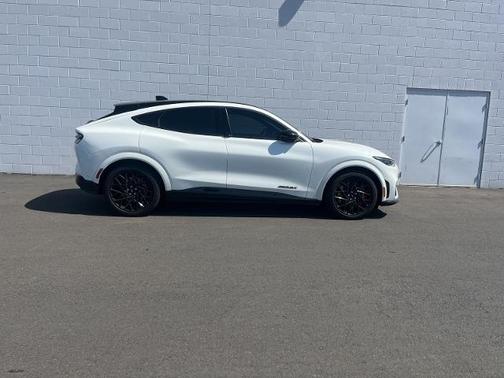 STAR WHITE MET TRI-COAT 2023 Ford Mustang Mach-E GT