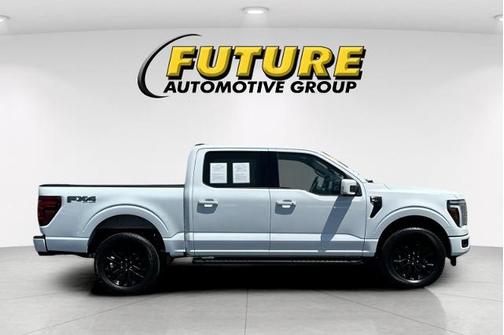 OXFORD WHITE 2025 Ford F-150 LARIAT