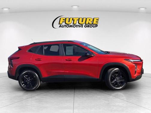 Cayenne Orange Metallic 2024 Chevrolet Trax ACTIV