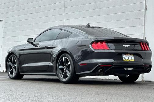 2022 Ford Mustang EcoBoost