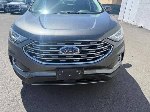 MAGNETIC METALLIC 2019 Ford Edge SEL