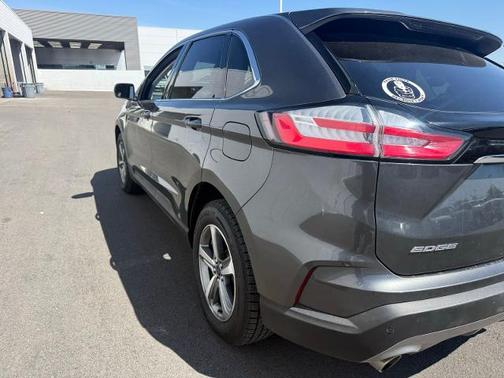 MAGNETIC METALLIC 2019 Ford Edge SEL