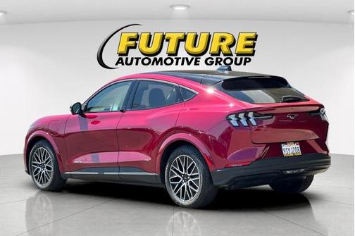 MOLTEN MAGENTA TINTED CC 2025 Ford Mustang Mach-E PREMIUM