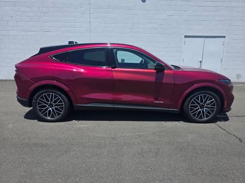 MOLTEN MAGENTA TINTED CC 2025 Ford Mustang Mach-E PREMIUM