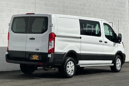 2022 Ford Transit-250 Base