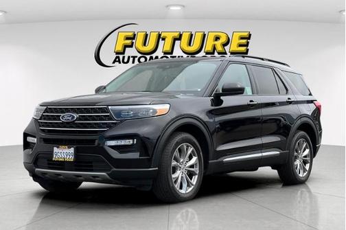 AGATE BLACK METALLIC 2022 Ford Explorer XLT