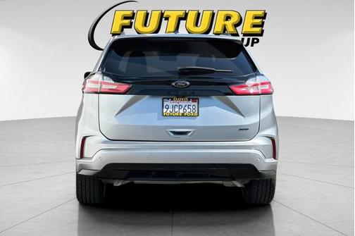 ICONIC SILVER 2024 Ford Edge SE