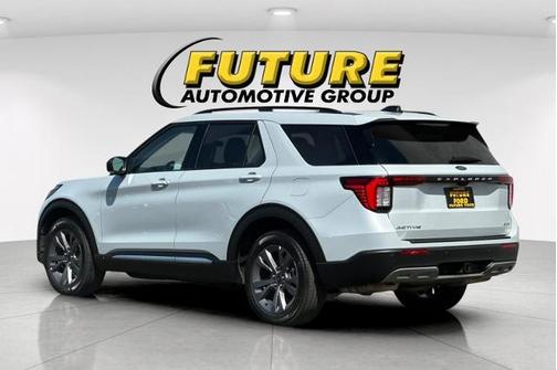 SPACE WHITE METALLIC 2025 Ford Explorer ACTIVE
