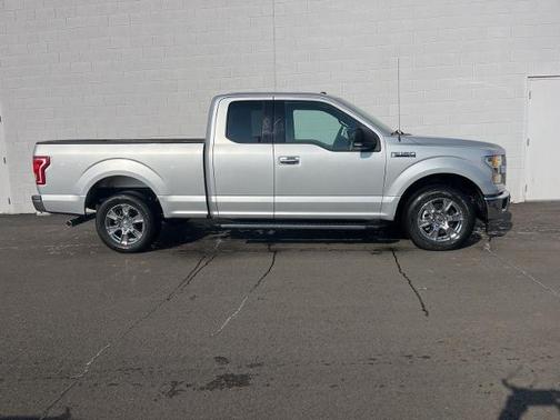 INGOT SILVER 2017 Ford F-150 XLT