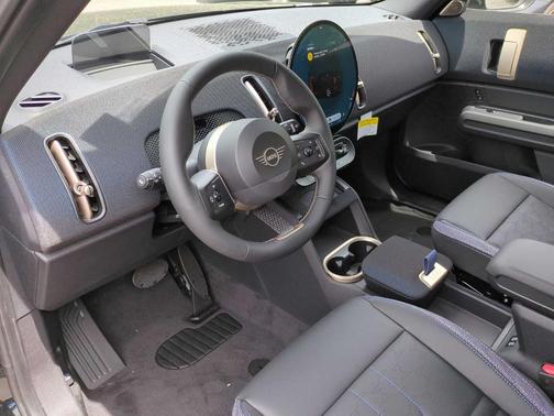 2025 MINI Countryman Base