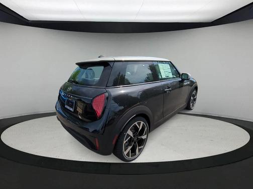 2025 MINI Hardtop Cooper