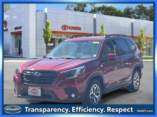2023 Subaru Forester Premium