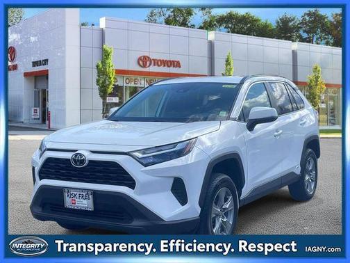 Ice Cap 2025 Toyota RAV4 Hybrid XLE