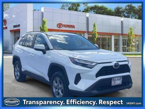 Ice Cap 2025 Toyota RAV4 Hybrid XLE