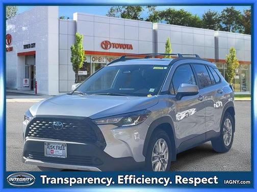 2023 Toyota Corolla Cross LE