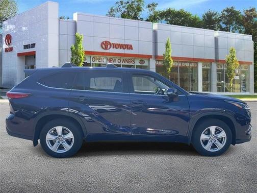 2022 Toyota Highlander L