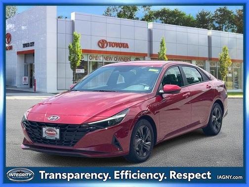 2022 Hyundai ELANTRA SEL