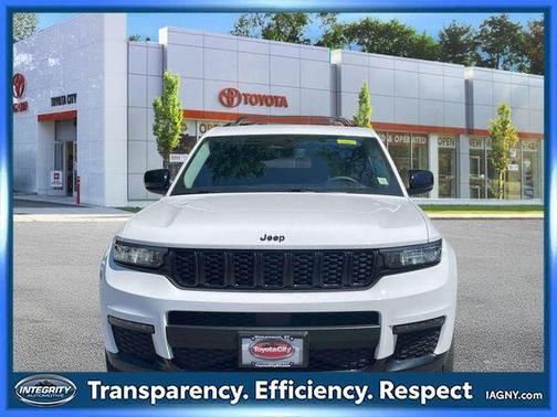 Bright White Clearcoat 2023 Jeep Grand Cherokee L Limited