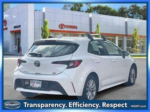 Ice Cap 2024 Toyota Corolla SE