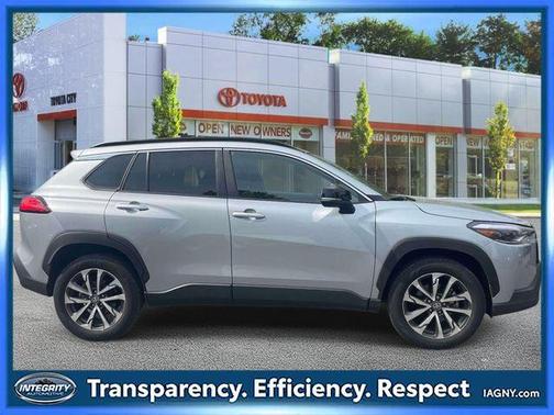 Celestite 2025 Toyota Corolla Cross XLE