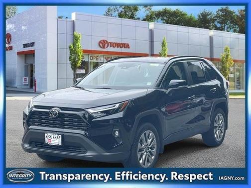 2022 Toyota RAV4 XLE Premium