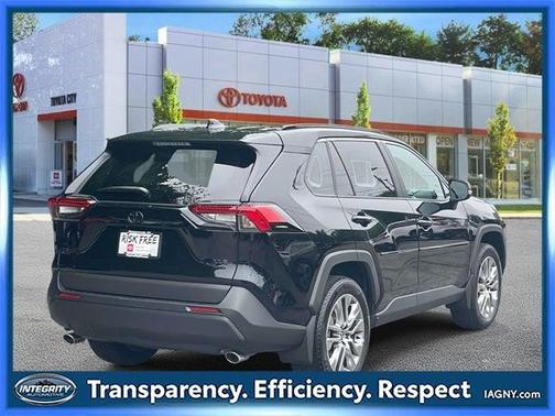 2022 Toyota RAV4 XLE Premium