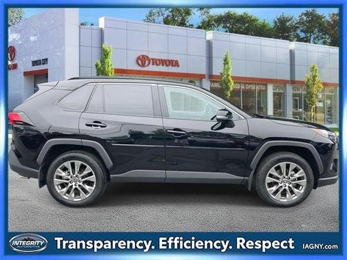 2022 Toyota RAV4 XLE Premium