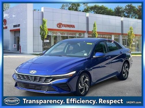 2025 Hyundai ELANTRA SEL