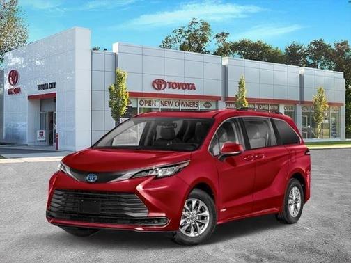 2025 Toyota Sienna LE