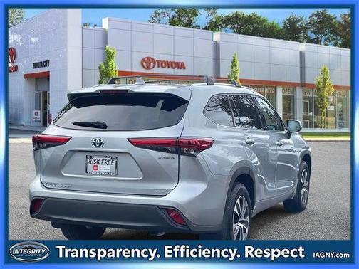 2021 Toyota Highlander Hybrid XLE