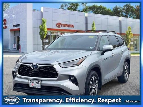 2021 Toyota Highlander Hybrid XLE