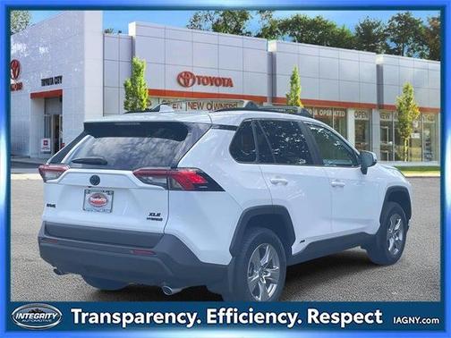 2023 Toyota RAV4 Hybrid XLE