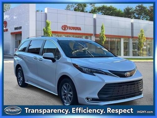 2024 Toyota Sienna XLE
