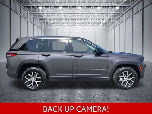 Baltic Gray Metallic Clearcoat 2023 Jeep Grand Cherokee Limited