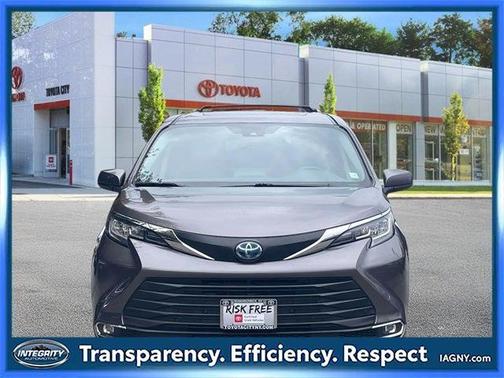 2023 Toyota Sienna XLE