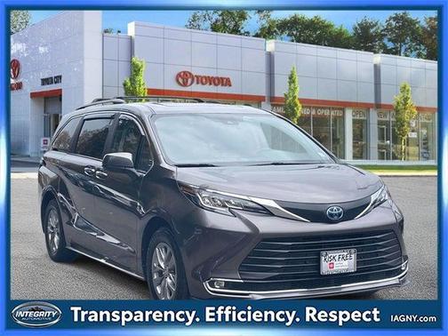 2023 Toyota Sienna XLE
