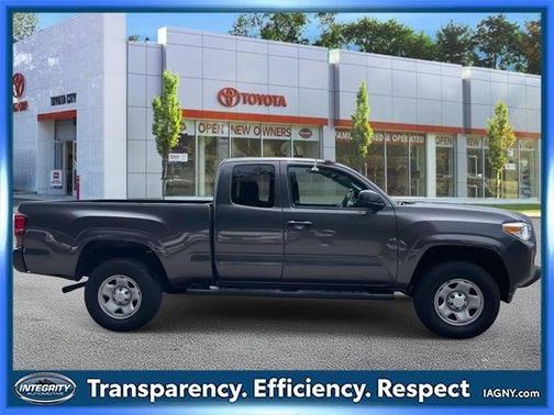 2022 Toyota Tacoma SR
