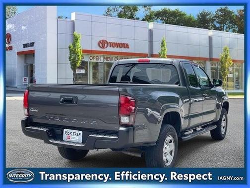 2022 Toyota Tacoma SR
