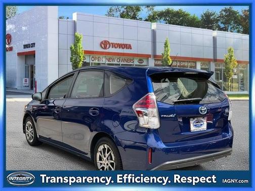 2017 Toyota Prius v Four