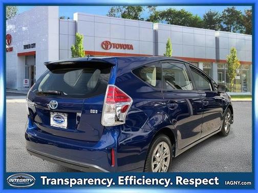 2017 Toyota Prius v Four