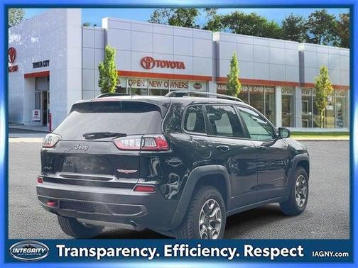 2022 Jeep Cherokee Trailhawk